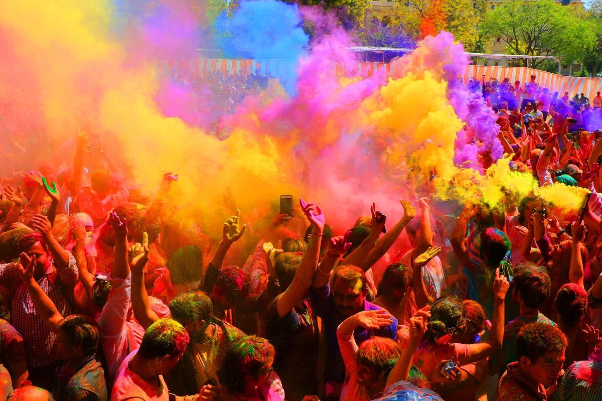 Holi 2025: Take care of your health along with colors, experts' tips for skin and hair care