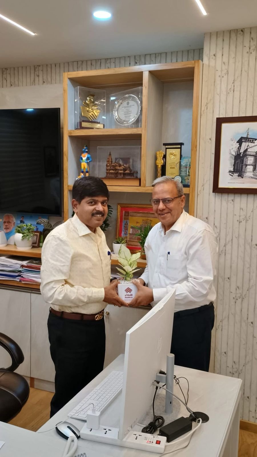 HUDCO and Uttarakhand Government reviewed the rental housing scheme