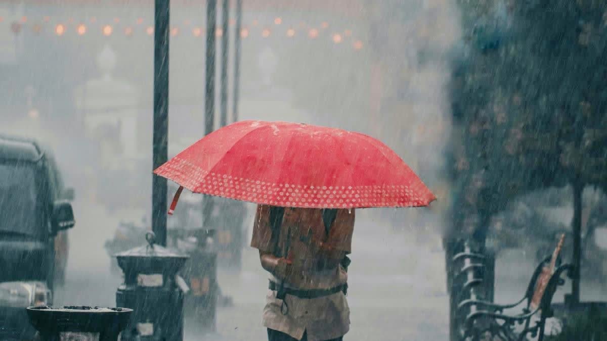 Weather changed in Uttarakhand: Heavy rain in the mountains, people suffering from humidity in the plains