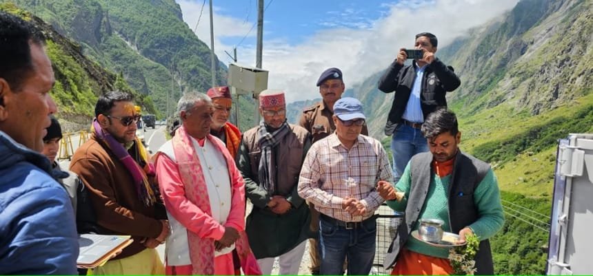 Uttarakhand: Eco tourism fee will be collected through fast tag in Badrinath Dham, travelers will get relief