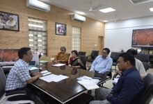 स्वास्थ्य विभाग के सचिव और उच्चाधिकारियों के साथ बैठक