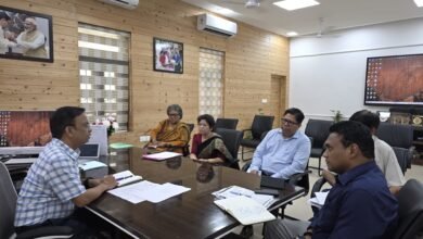 स्वास्थ्य विभाग के सचिव और उच्चाधिकारियों के साथ बैठक